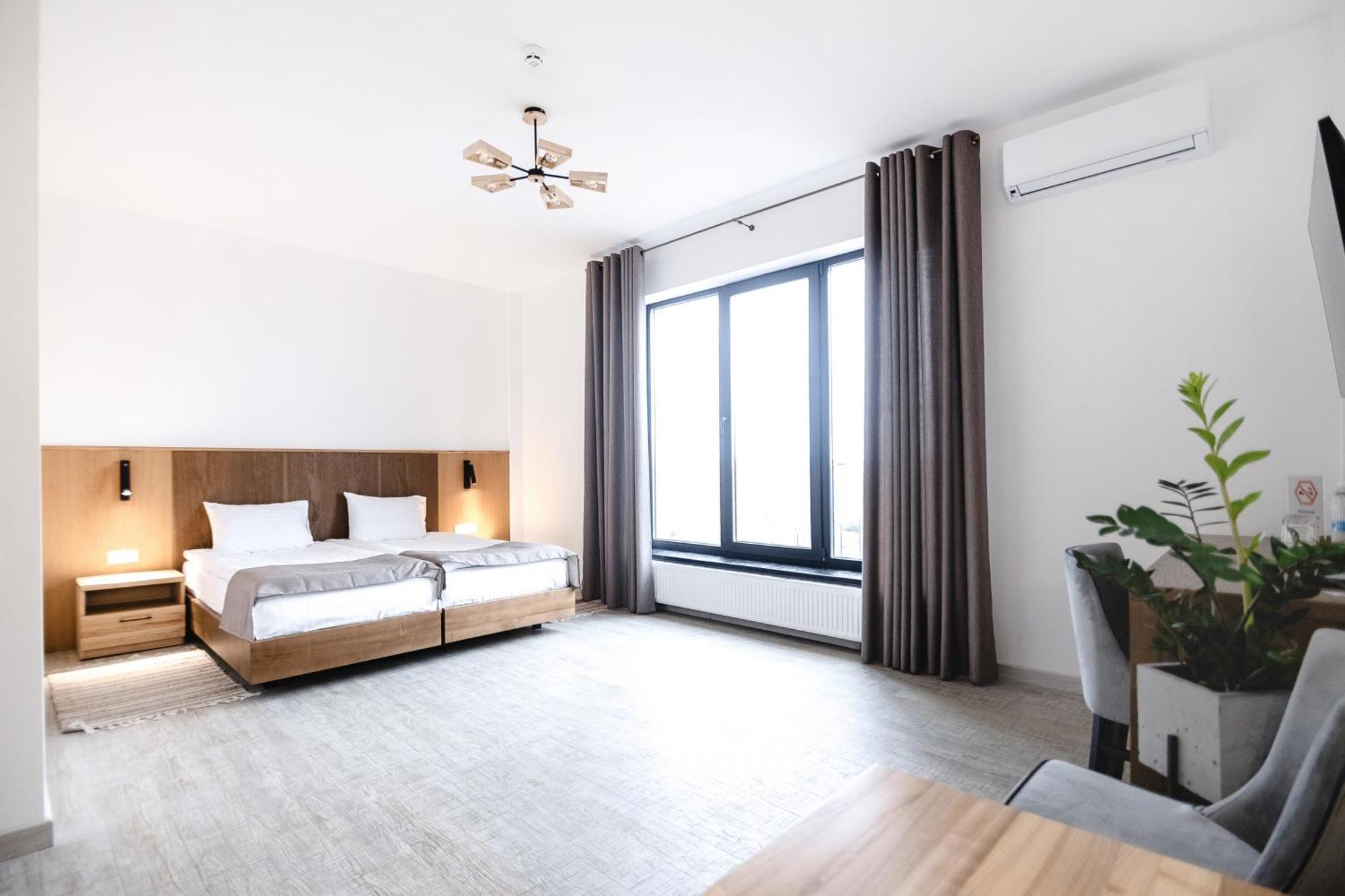 Otto Hotel-Restaurant Rivne Ngoại thất bức ảnh